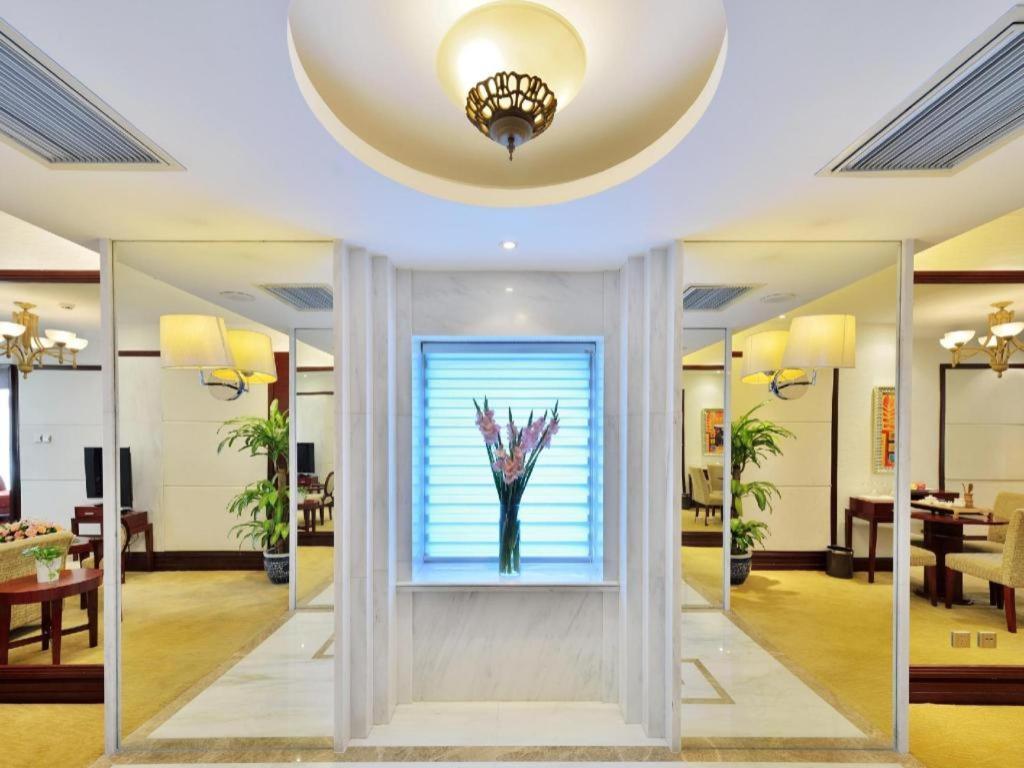 Excemon Beijing Hongxiang Hotel Bagian luar foto